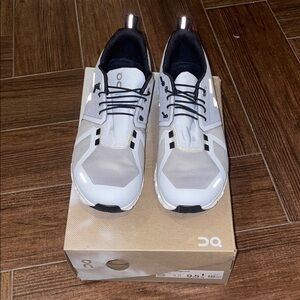 On Cloud Running Women’s Cloud 5 Glacier White Waterproof Sneakers Size 9.5